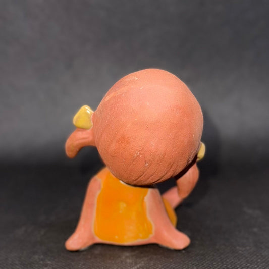 Lille japansk barnefigur i keramik – 1950’erne