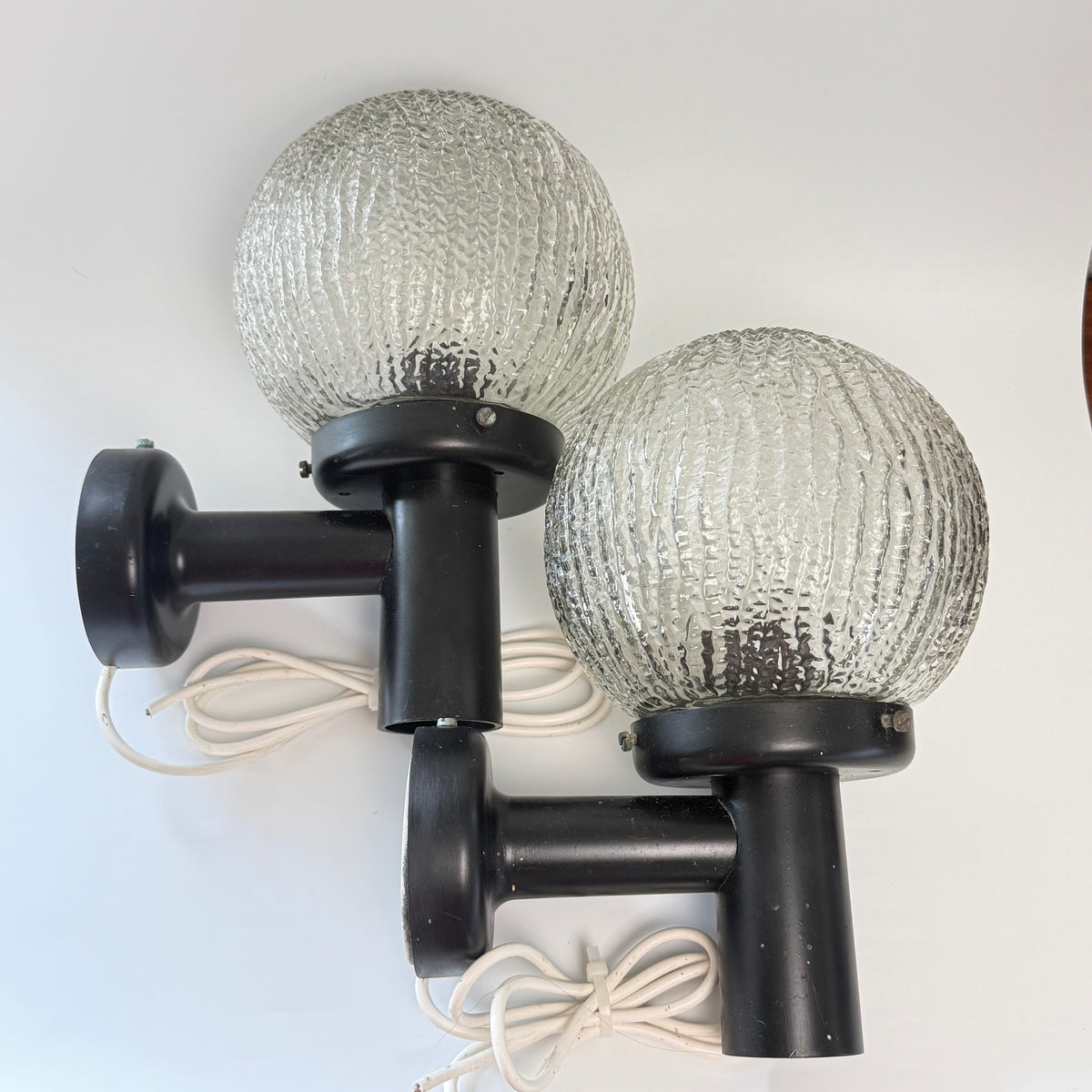 2 vintage udendørs væglamper E S Horn Ice Ball