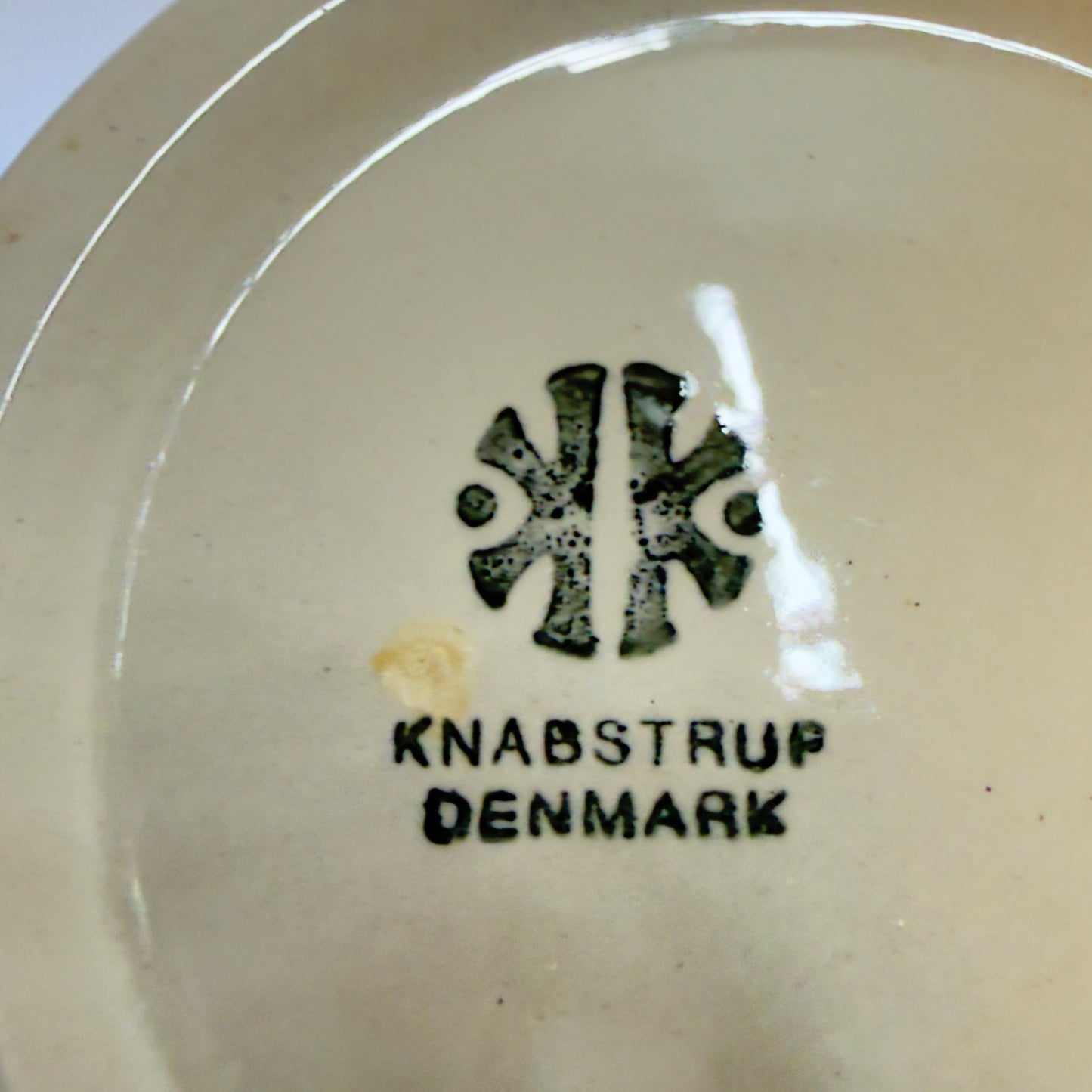 Knabstrup krydderikrukke med låg, hvid og blå glasur - til “Kommen”