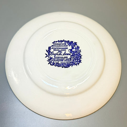 Broadhurst “The English Scene” desserttallerken i blå ironstone, 17 cm fra 1960’erne