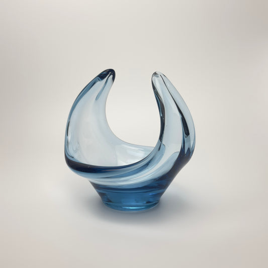 Svensk kunstglasskål i blå toner – muligvis Flygfors – 1950/60’erne