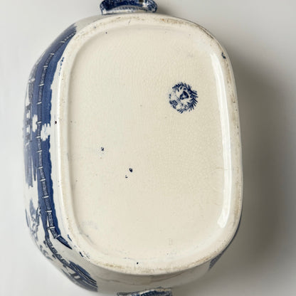 Antik J&MP Bell & Co. Blue and Willow terrin med låg