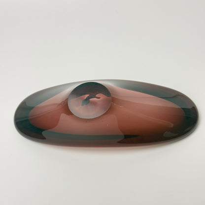Glasskål i auberginefarvet glas – freeform 1960-70'erne, muligvis Flygsfors