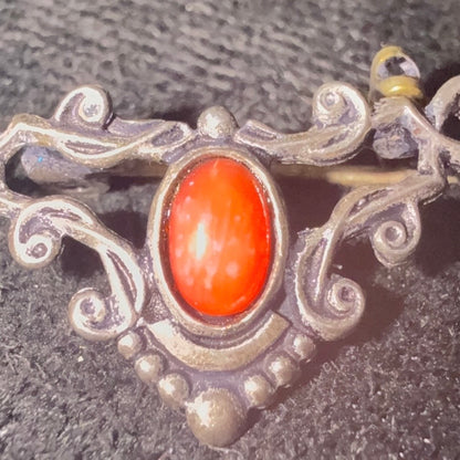 Vintage PIPIS 925 sølvbroche med naturlig koral – Græsk design