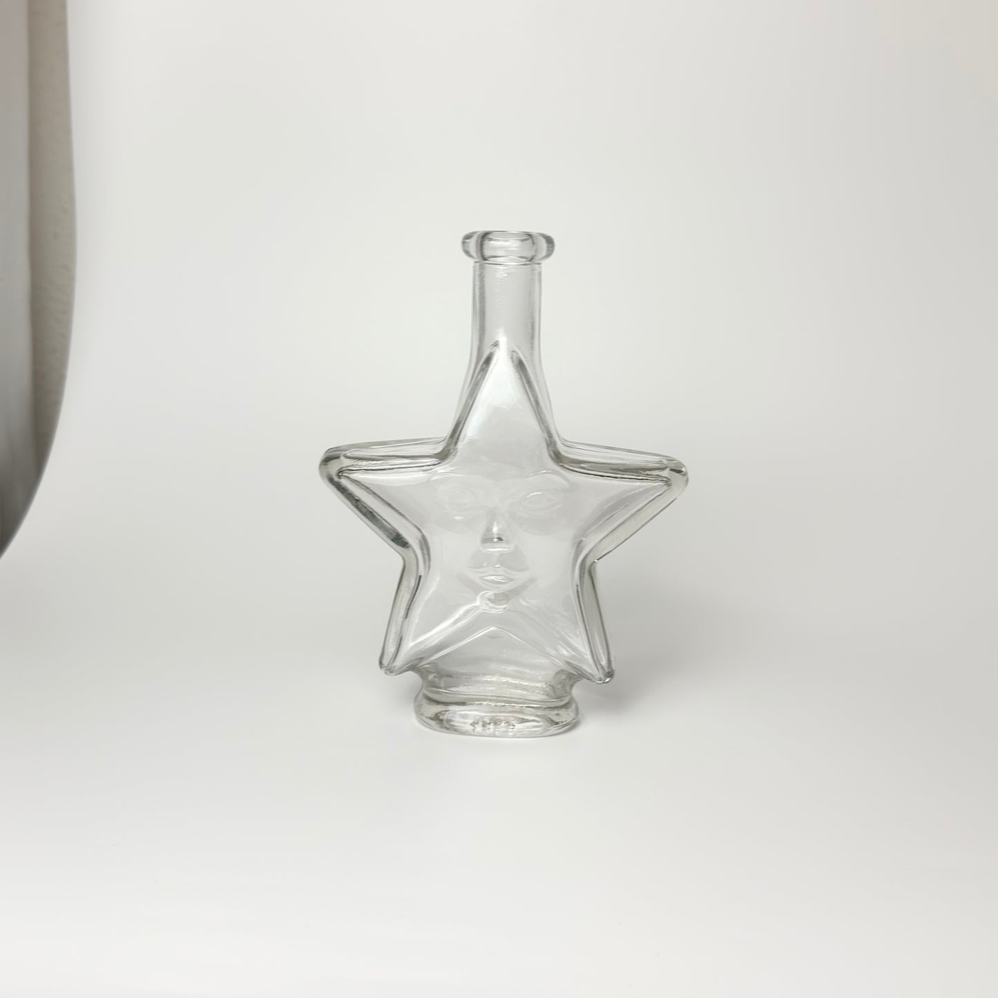 Vintage stjerne karaffel i klart glas med ansigt – 18 cm