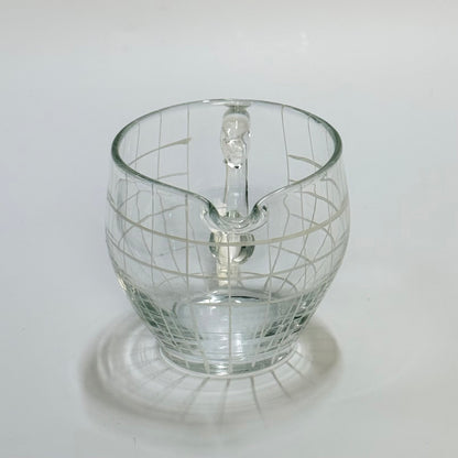 Vintage flødekande i klart glas med hvidt gittermønster – mid century design