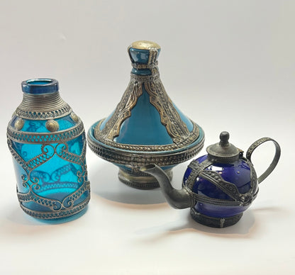 Unikt marokkansk dekorationssæt med glasflakon, miniature tajine og tekande