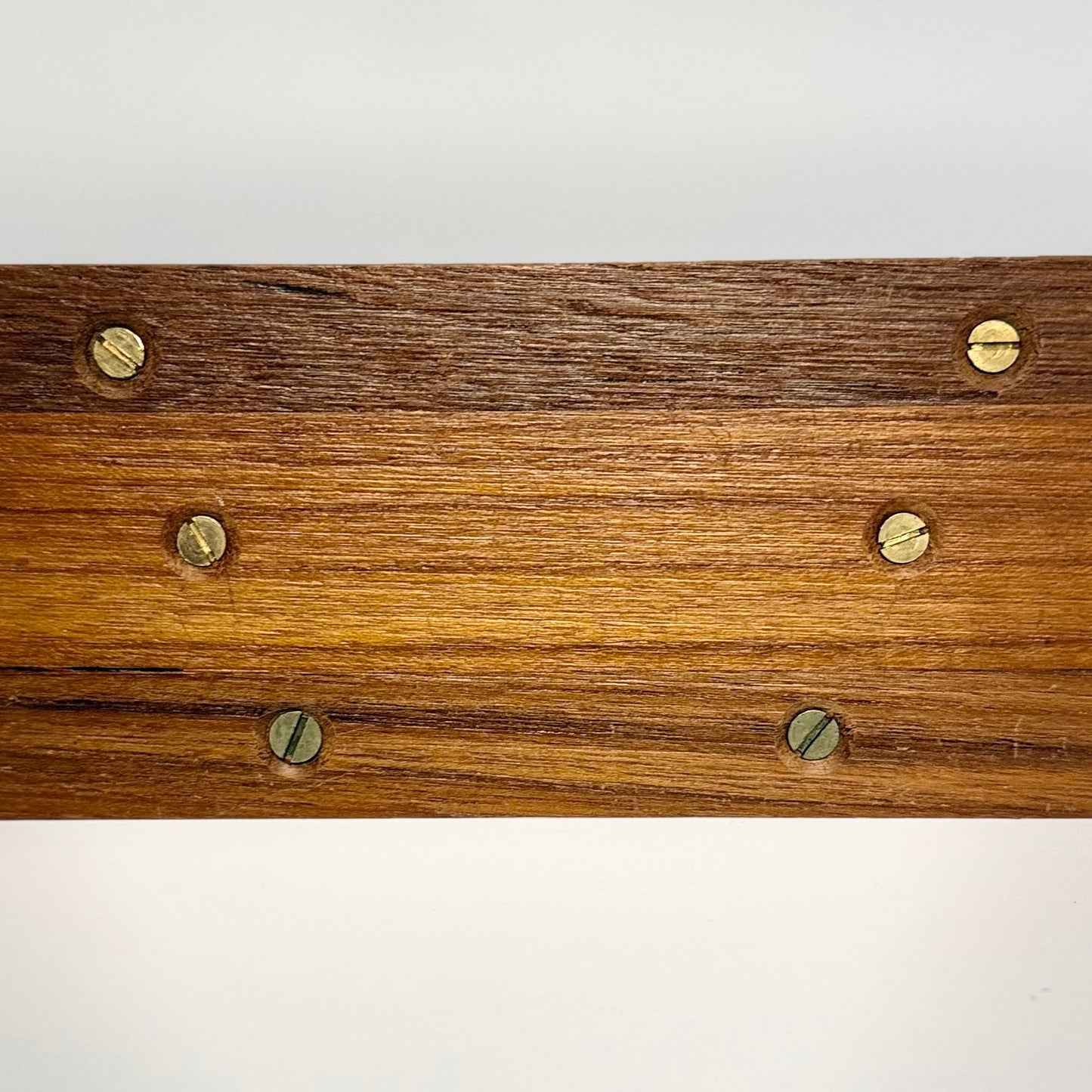 Dansk vintage brevholder i massiv teak