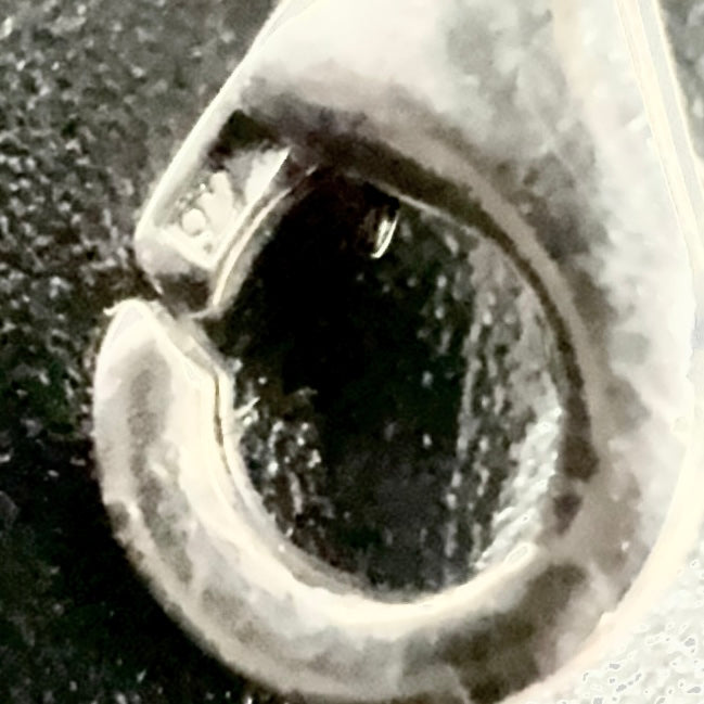 2 vintage charms i 925 sølv – gyngehest og glassten