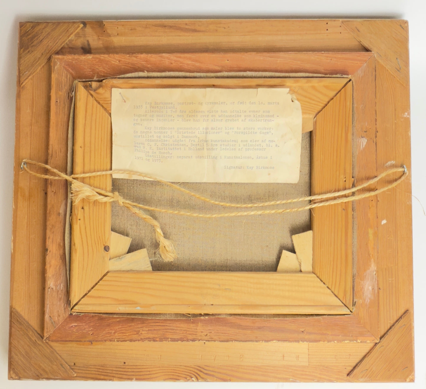 Originalt maleri af Kay Birkmose med dansk landbrugsmotiv i forgyldt ramme