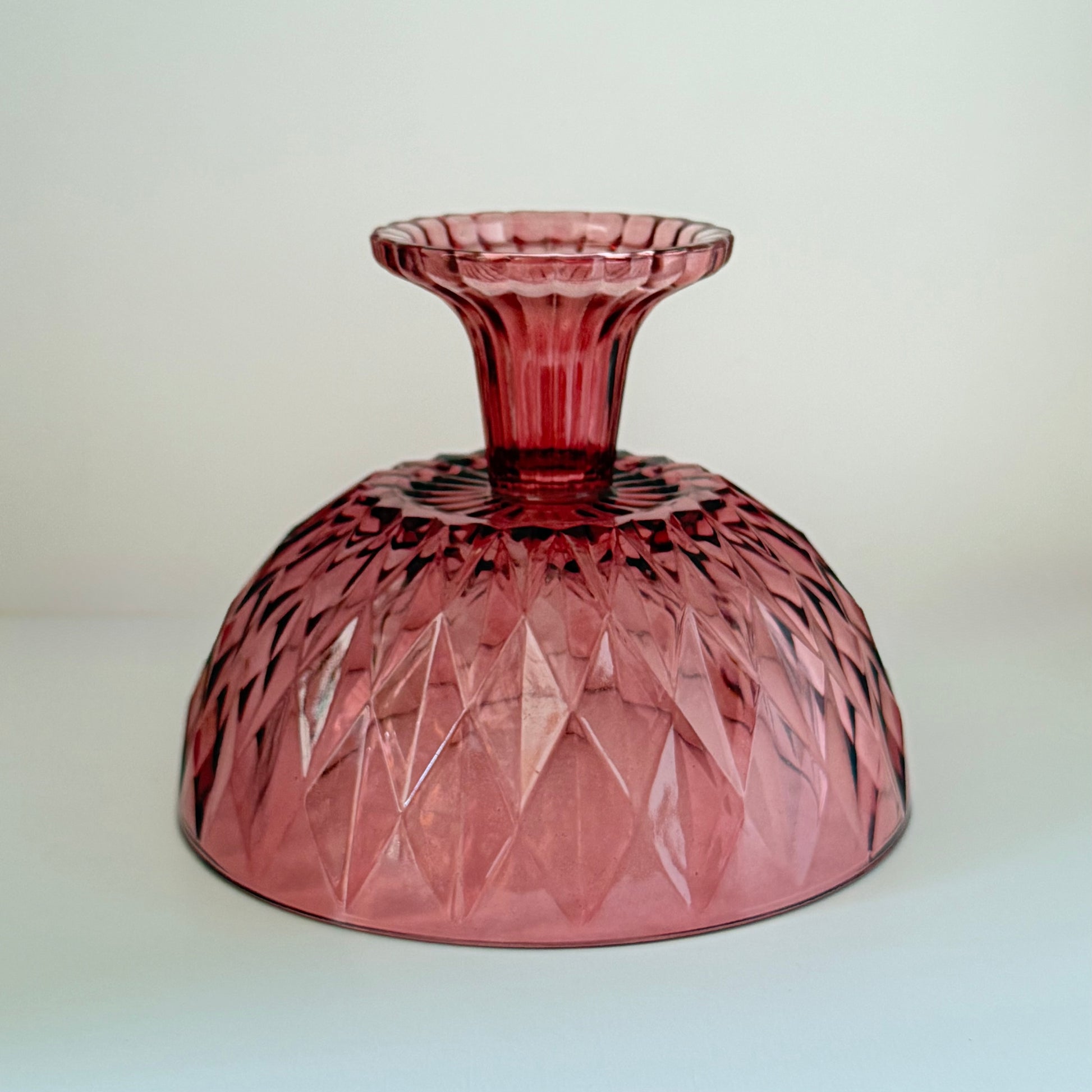 Flot rosa opsatsskål i glas fra 1960-1970’erne