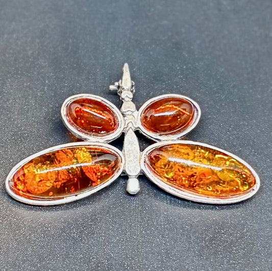 Broche i 925 sølv med baltisk rav – sommerfugl, vintage