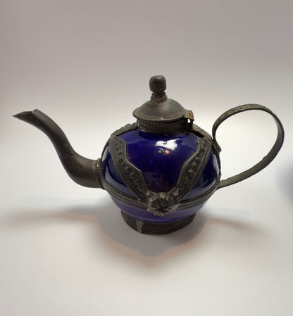 Unikt marokkansk dekorationssæt med glasflakon, miniature tajine og tekande