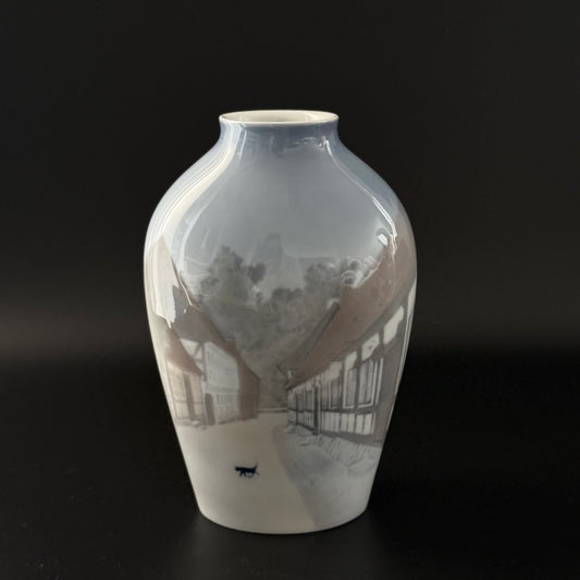 Bing & Grøndahl vase med motiv fra Den Gamle By nr. 1302-6238