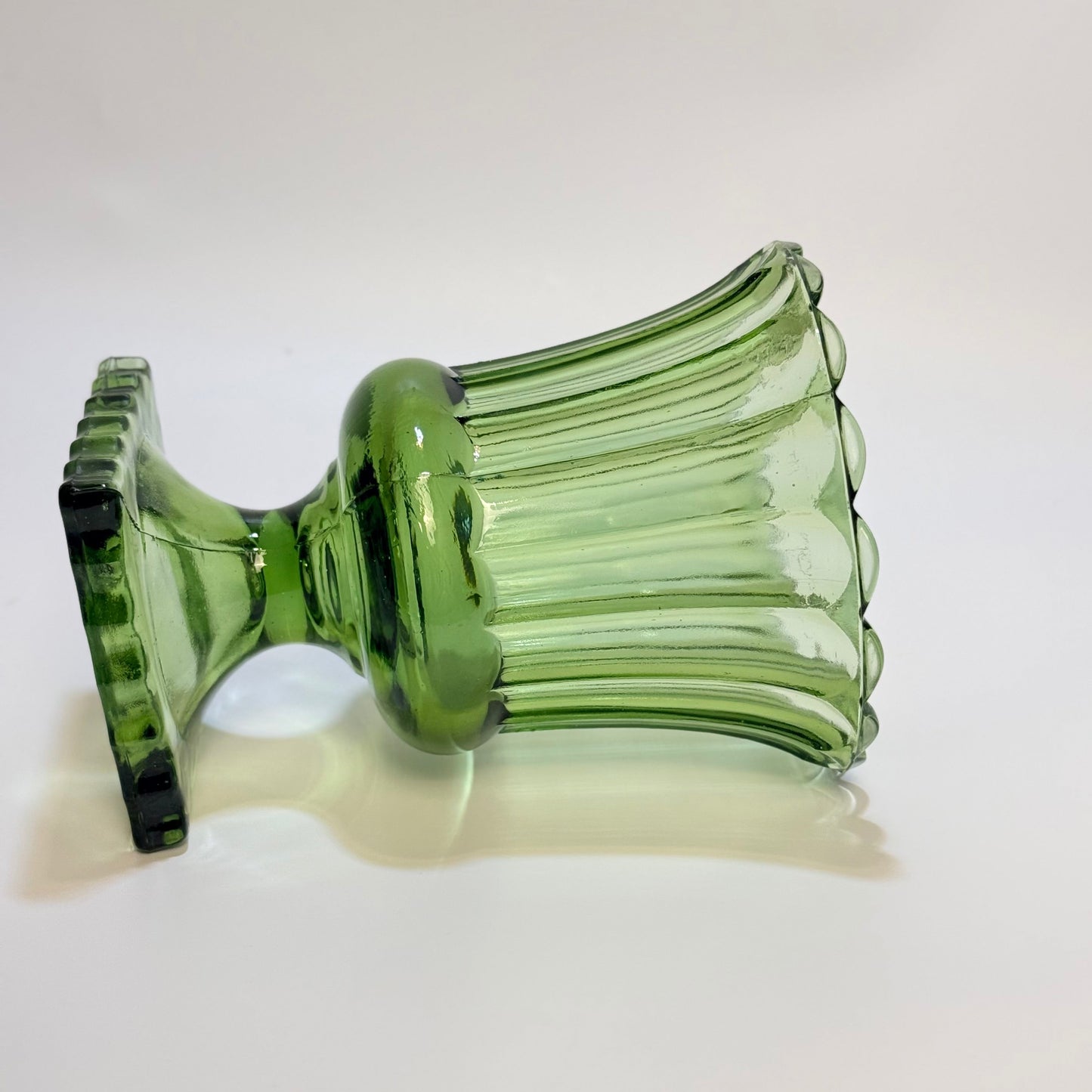 Vintage indiana glass glaspokal i avocado-grønt presset glas