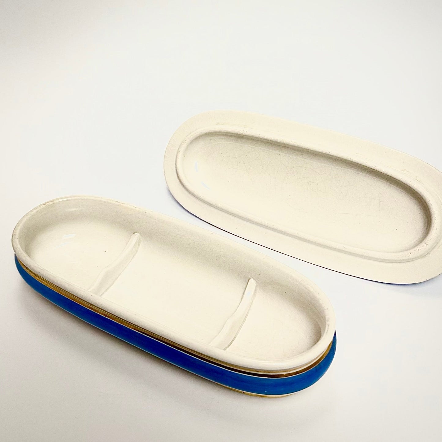 Antikt barber-/toiletskrin i fajance, ca. 1890–1910, Europa