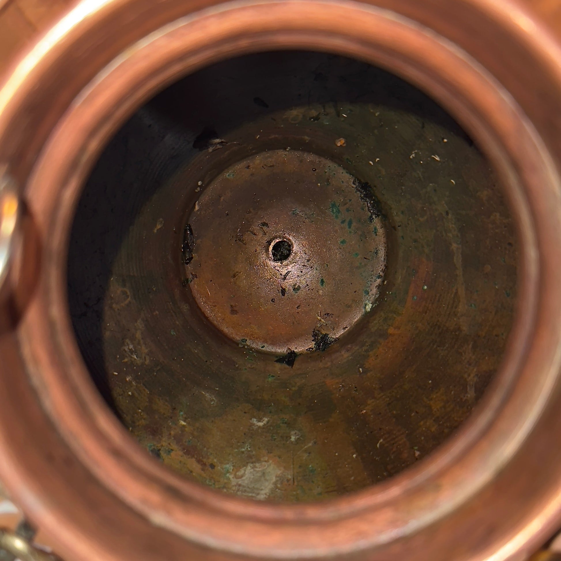 Shirodhara Pot i kobber – ayurvedisk oliebeholder