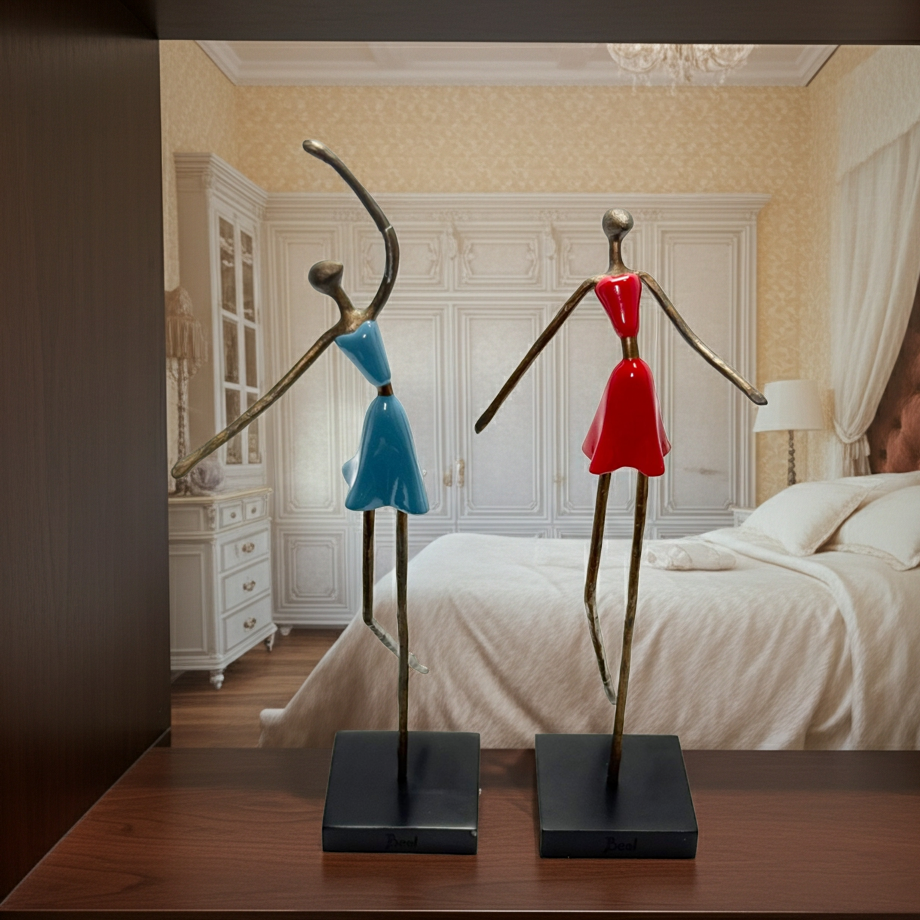 Dansemus – Beal figur i kobber og farvet resin