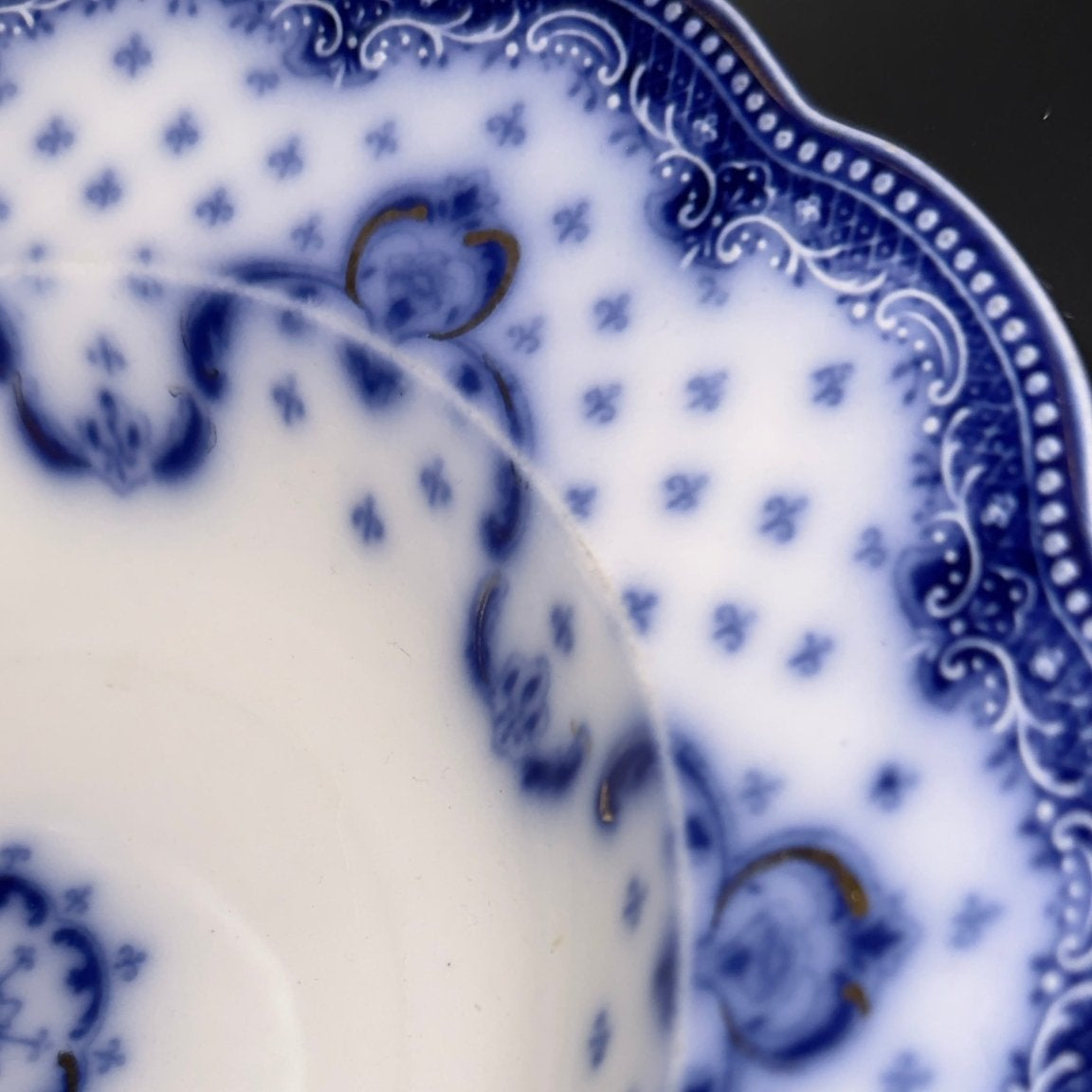 Antik engelsk Losol Ware middagstallerken – W. H. Grindley, Staffordshire (Keele), ca. 1890–1910 - Frøken Lilly