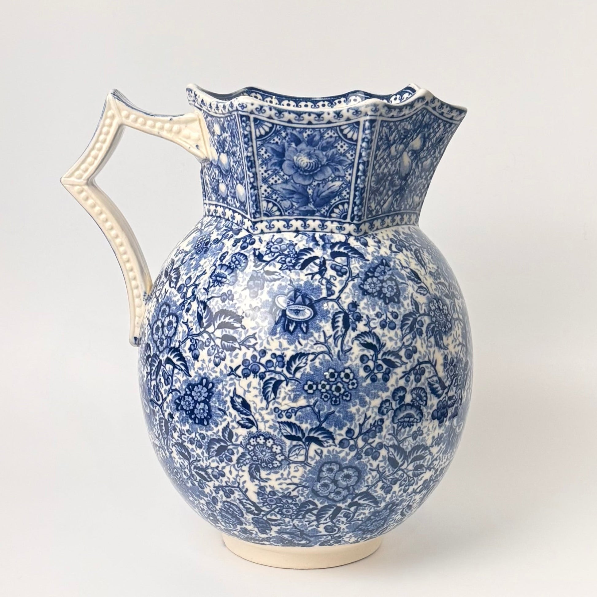 Antik J.F. Wileman “French” kande – Foley Pottery Staffordshire ca. 1892–1905 - Frøken Lilly