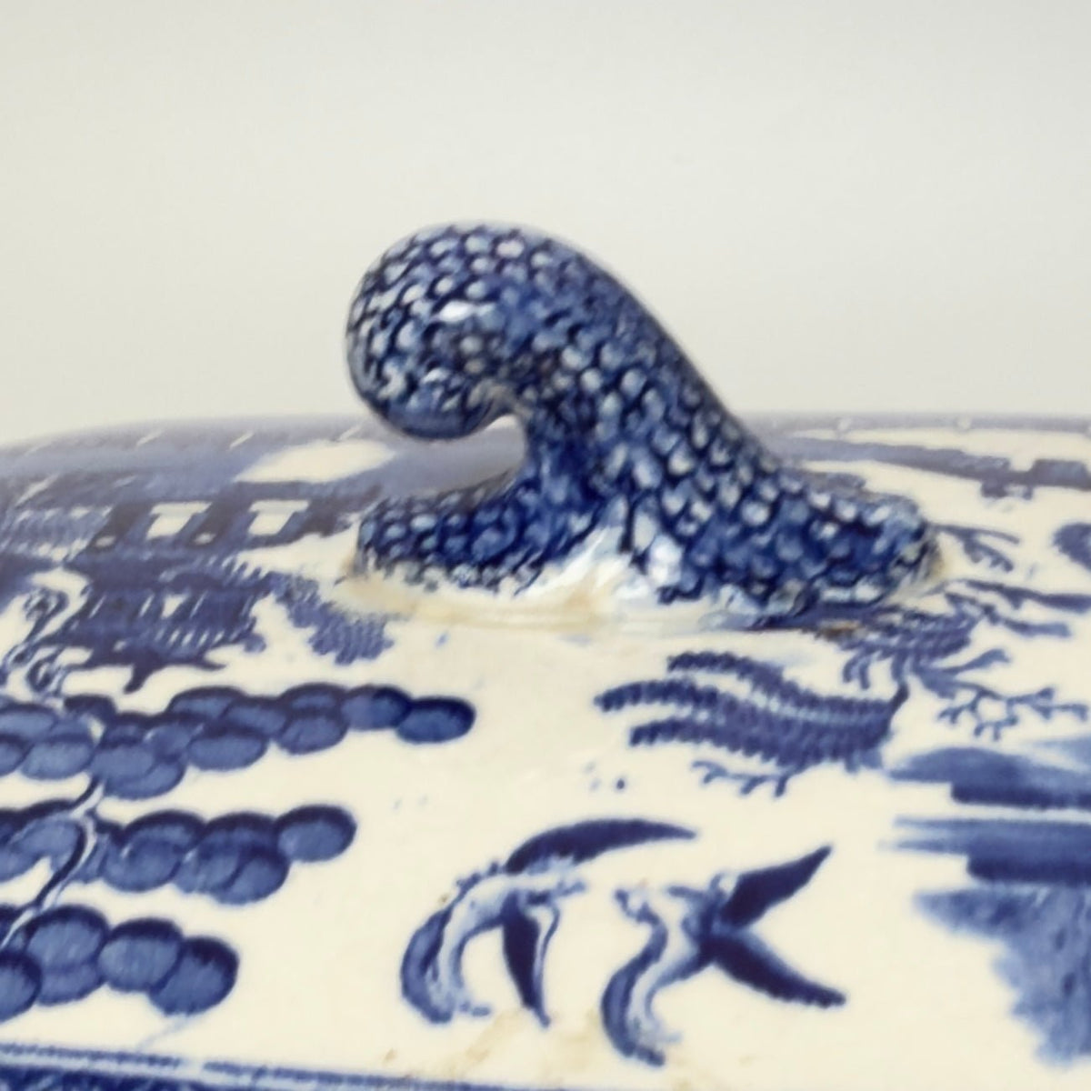 Antik J.M.P. Bell & Co Blue and Willow terrin med låg - Frøken Lilly