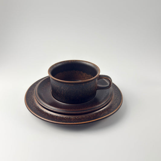 Arabia Ruska kaffekop med underkop og sidetallerken - Frøken Lilly