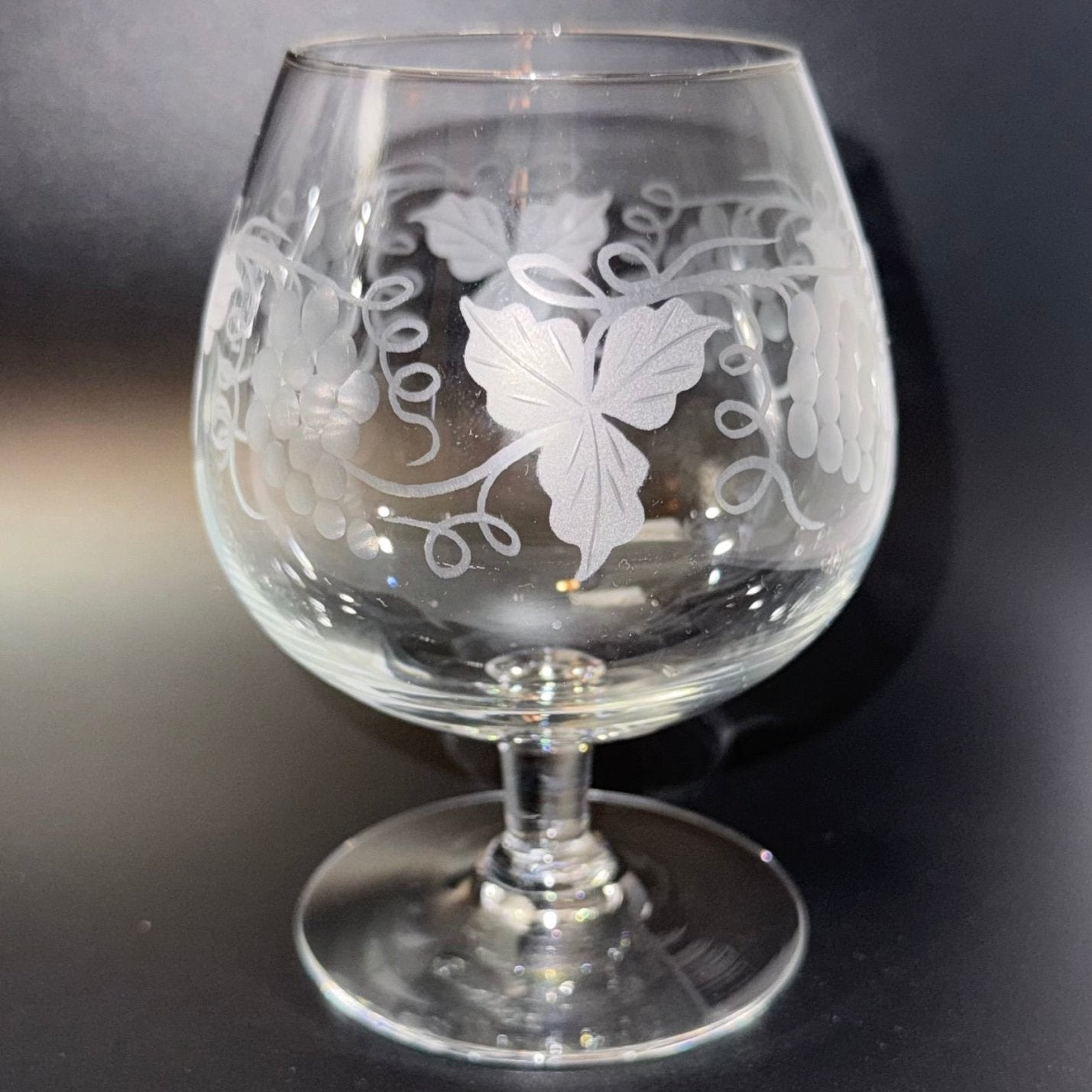 Bacchus cognacglas – ætsede druer og vinblade – vintage - Frøken Lilly