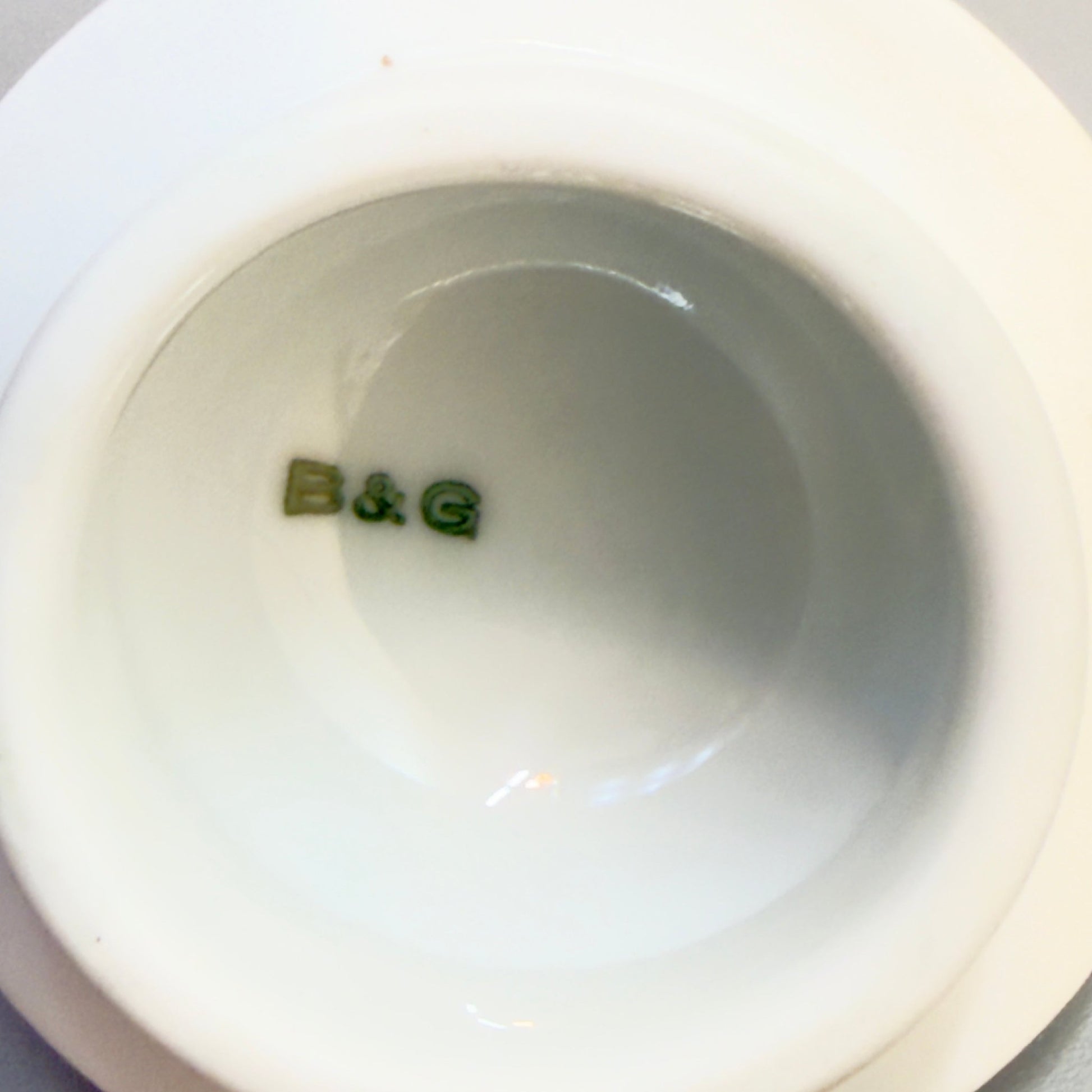 Bing & Grøndahl hvid porcelæns thekrukke med låg – klassisk dansk design - Frøken Lilly