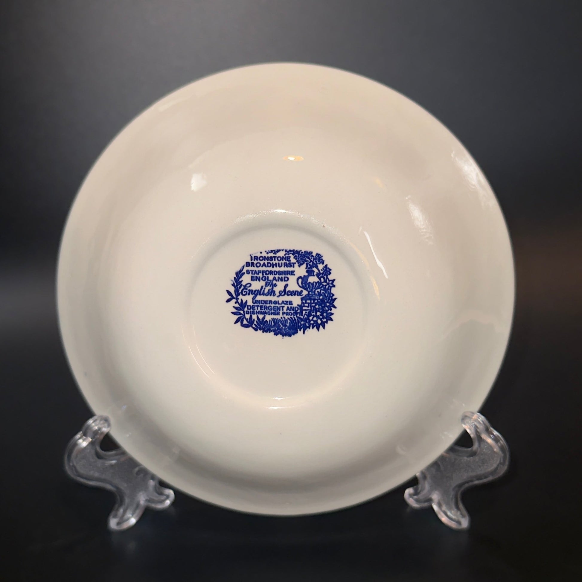 Broadhurst “The English Scene” dyb tallerken i blå ironstone, 15 cm fra 1960’erne