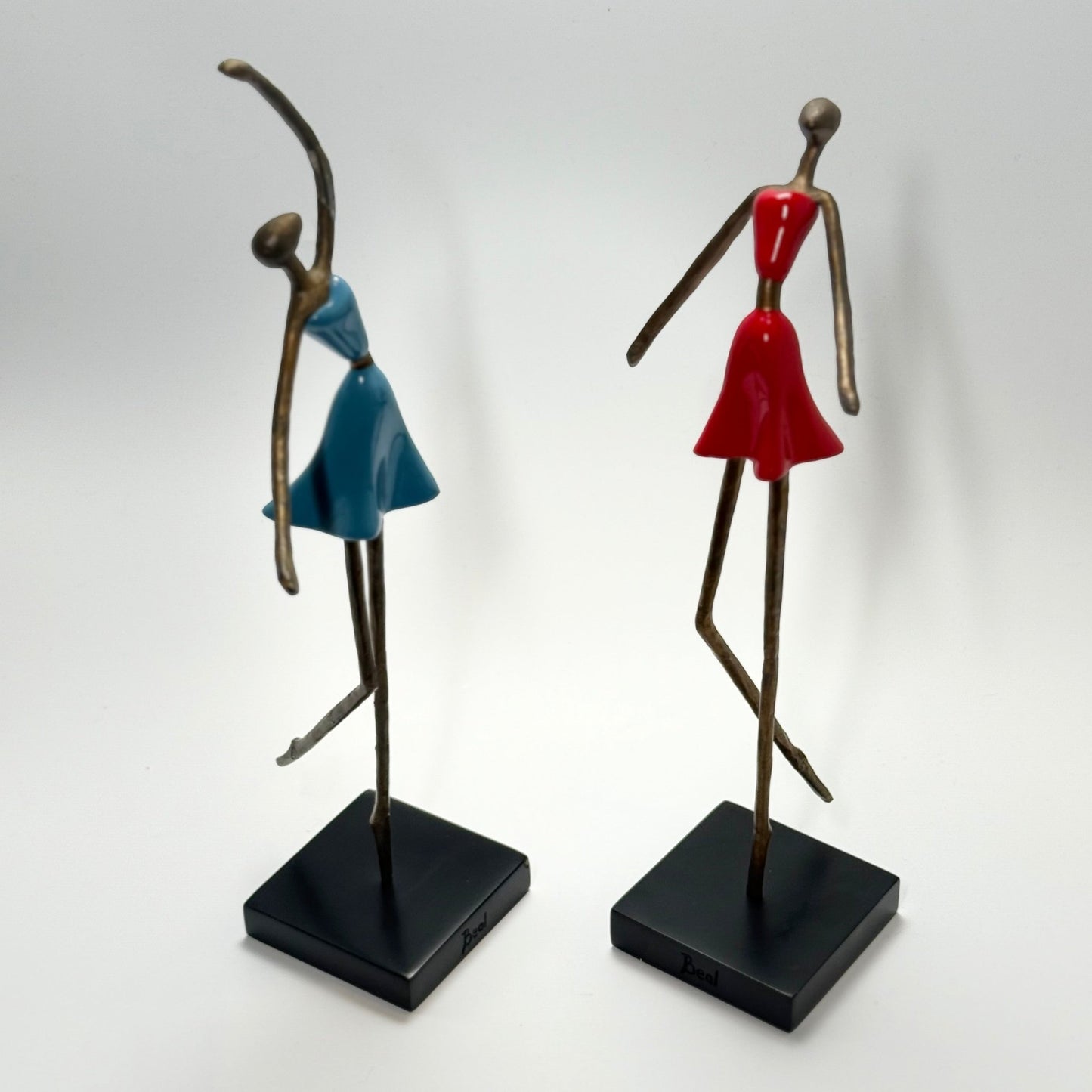 Dansemus – Beal figur i kobber og farvet resin - Frøken Lilly