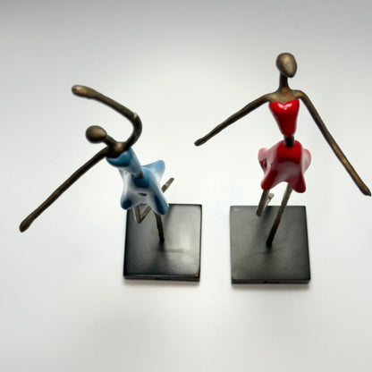 Dansemus – Beal figur i kobber og farvet resin - Frøken Lilly