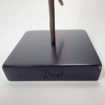 Dansemus – Beal figur i kobber og farvet resin - Frøken Lilly