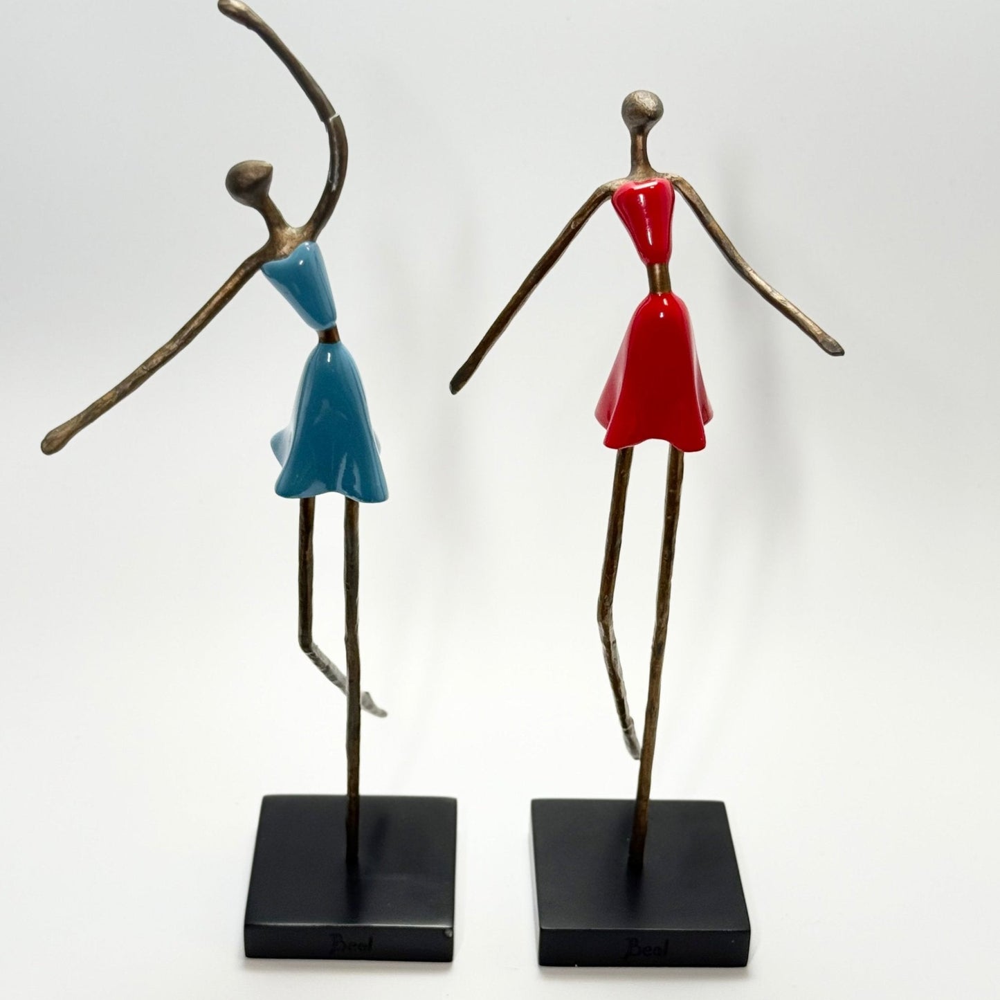 Dansemus – Beal figur i kobber og farvet resin - Frøken Lilly