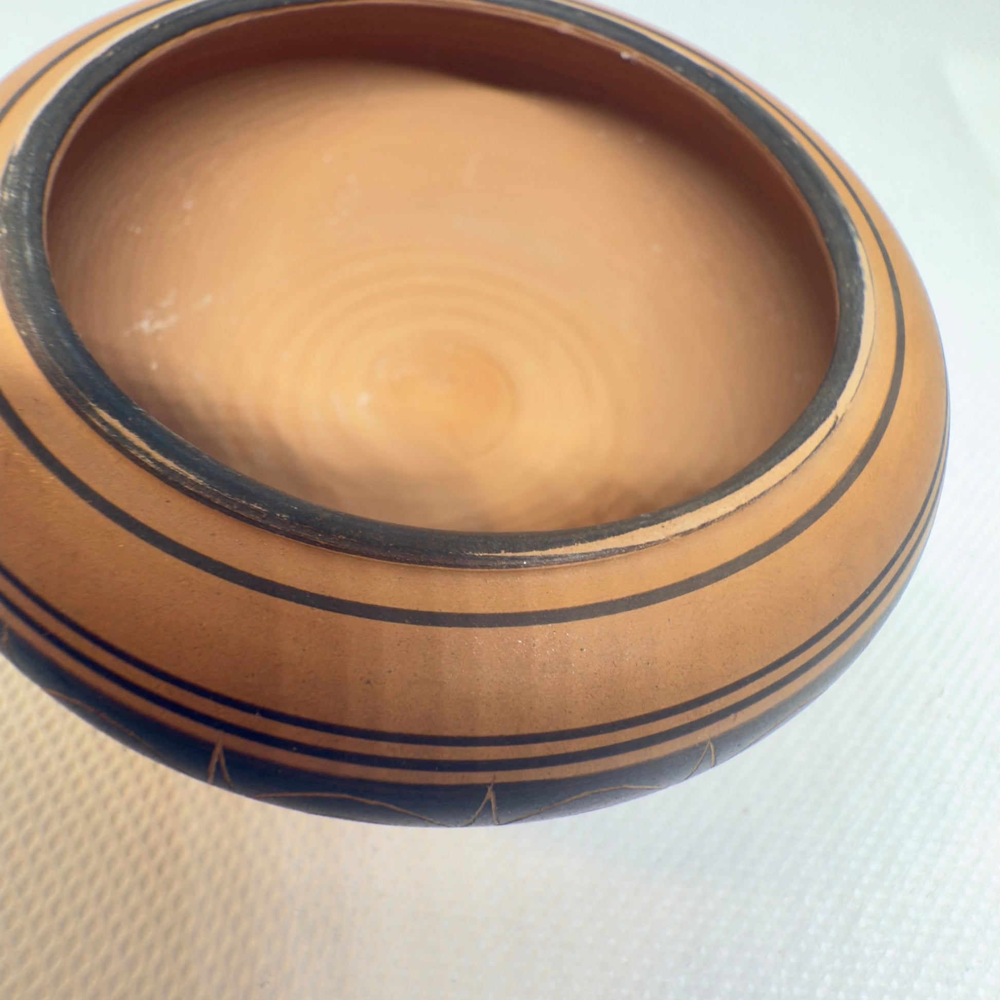 Græsk-inspireret keramiklågkrukke – arkæologisk reproduktion