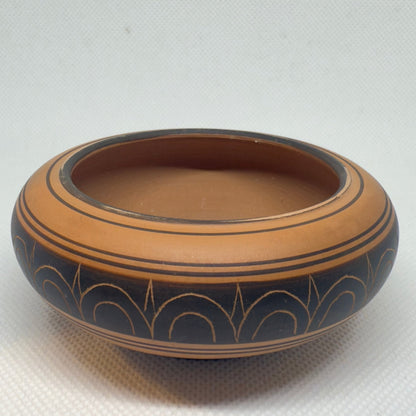 Græsk-inspireret keramiklågkrukke – arkæologisk reproduktion