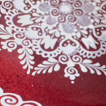 Håndlavet østrigsk emaljeskål på kobber – rubinrød med hvid hånddekoration - Frøken Lilly
