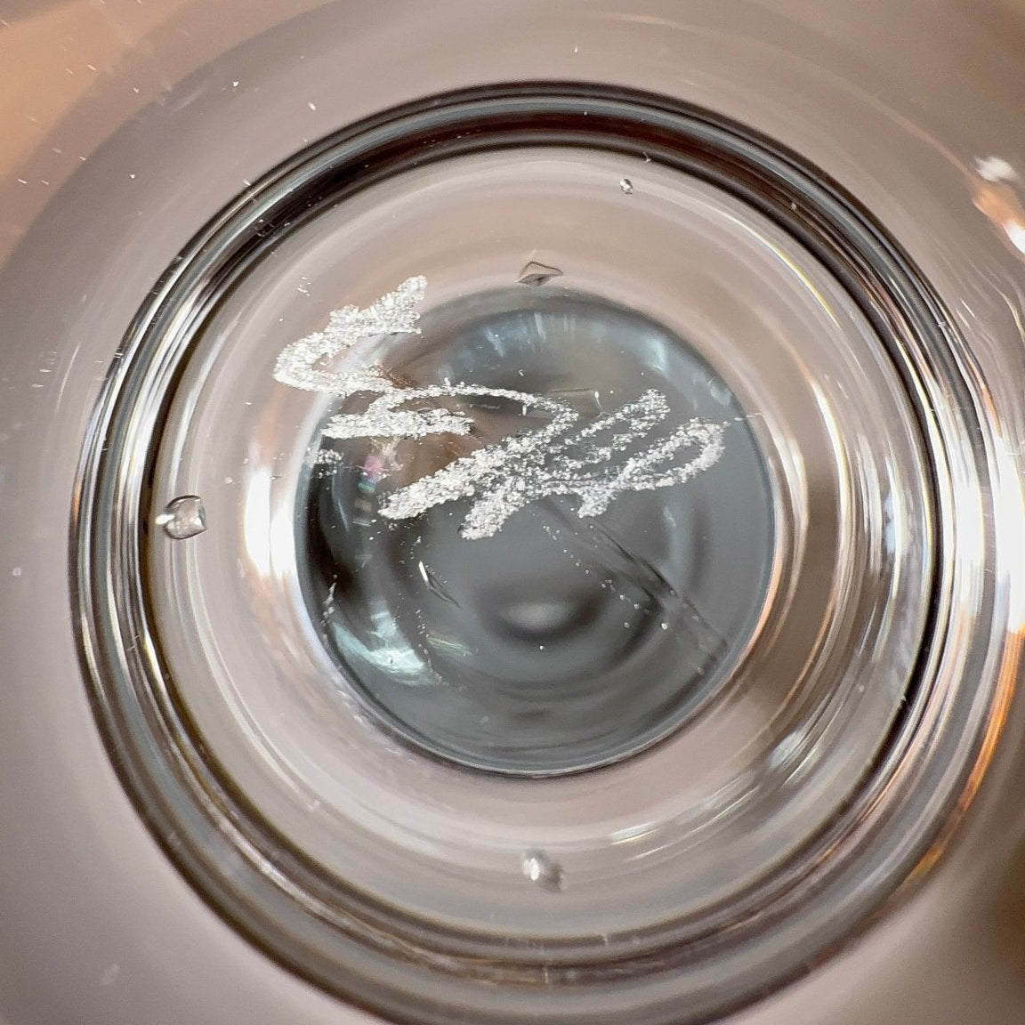 Holmegaard “Snapse Doctor – Et fingerbøl” snapseglas (1974–1977) – signeret HG7, Michael Bang - Frøken Lilly