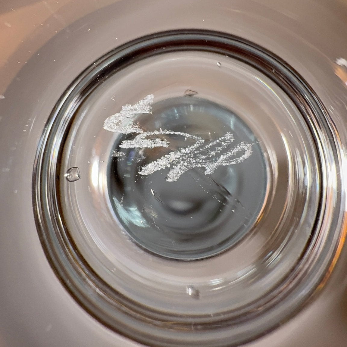 Holmegaard “Snapse Doctor – Et fingerbøl” snapseglas (1974–1977) – signeret HG7, Michael Bang - Frøken Lilly