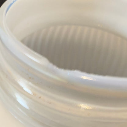 HSC lampeskærm i smuk rillet opalglas - Vintage-retro