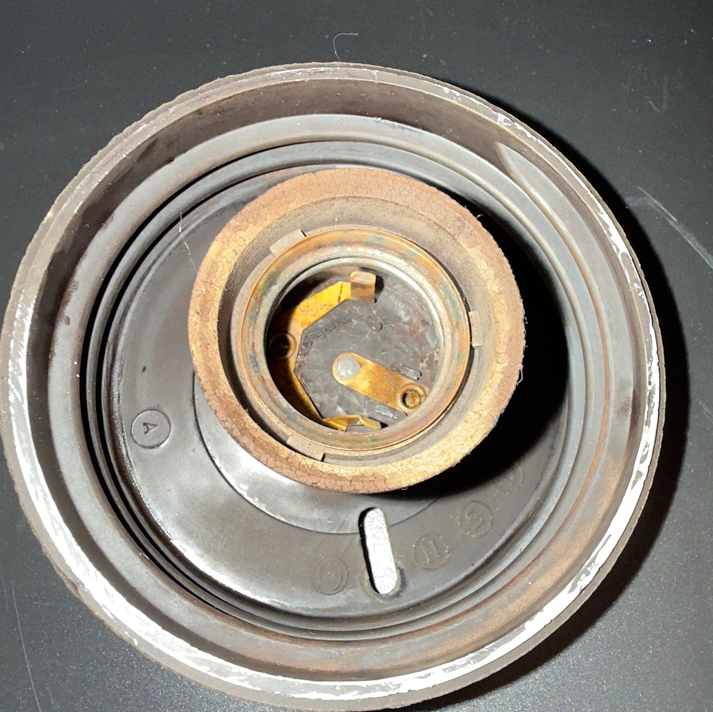 HSC lampeskærm i smuk rillet opalglas - Vintage-retro