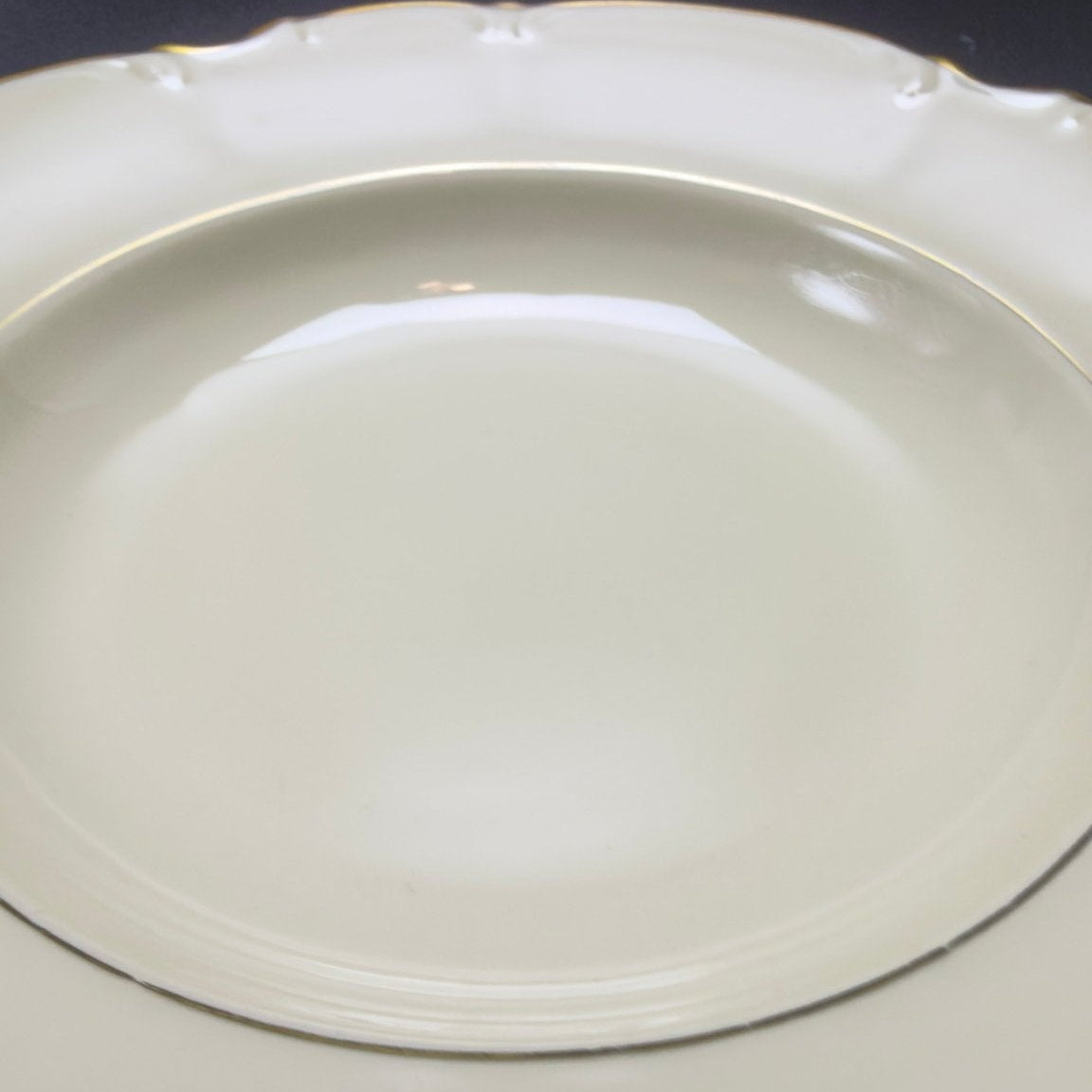 Hutschenreuther Selb, Bavaria, Germany - dyb tallerken 23,5 Ø - Frøken Lilly