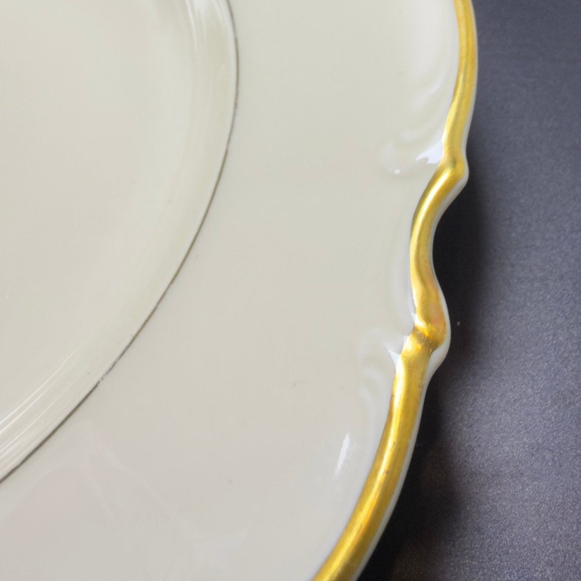 Hutschenreuther Selb, Bavaria, Germany - dyb tallerken 23,5 Ø - Frøken Lilly