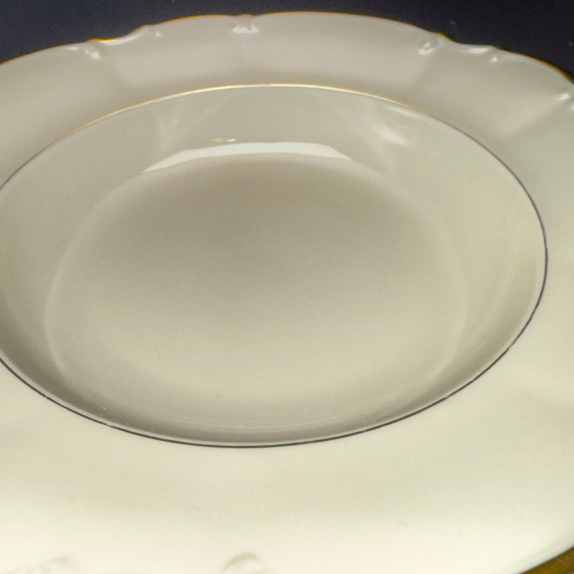 Hutschenreuther Selb, Bavaria, Germany - dyb tallerken 23,5 Ø - Frøken Lilly