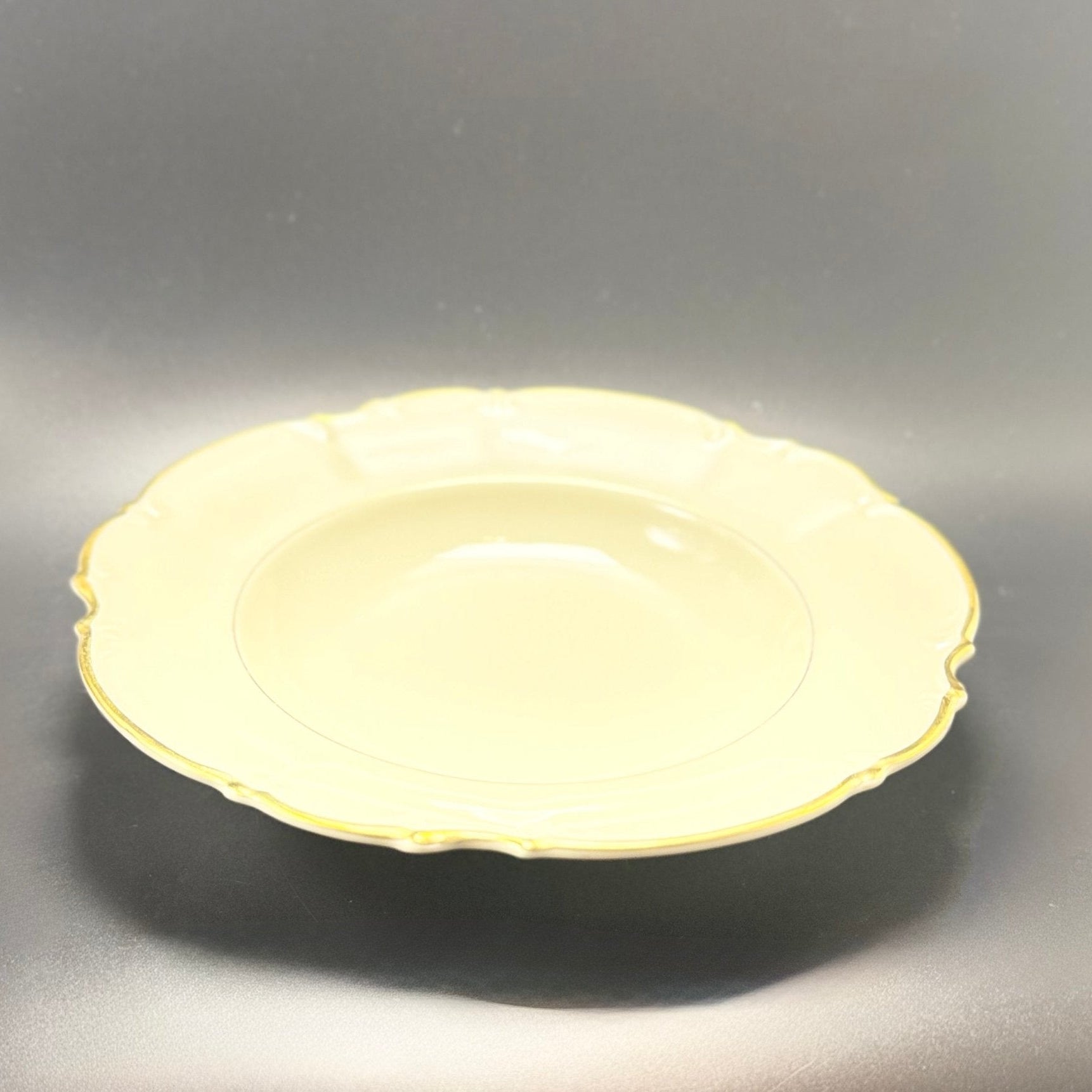 Hutschenreuther Selb, Bavaria, Germany - dyb tallerken 23,5 Ø - Frøken Lilly