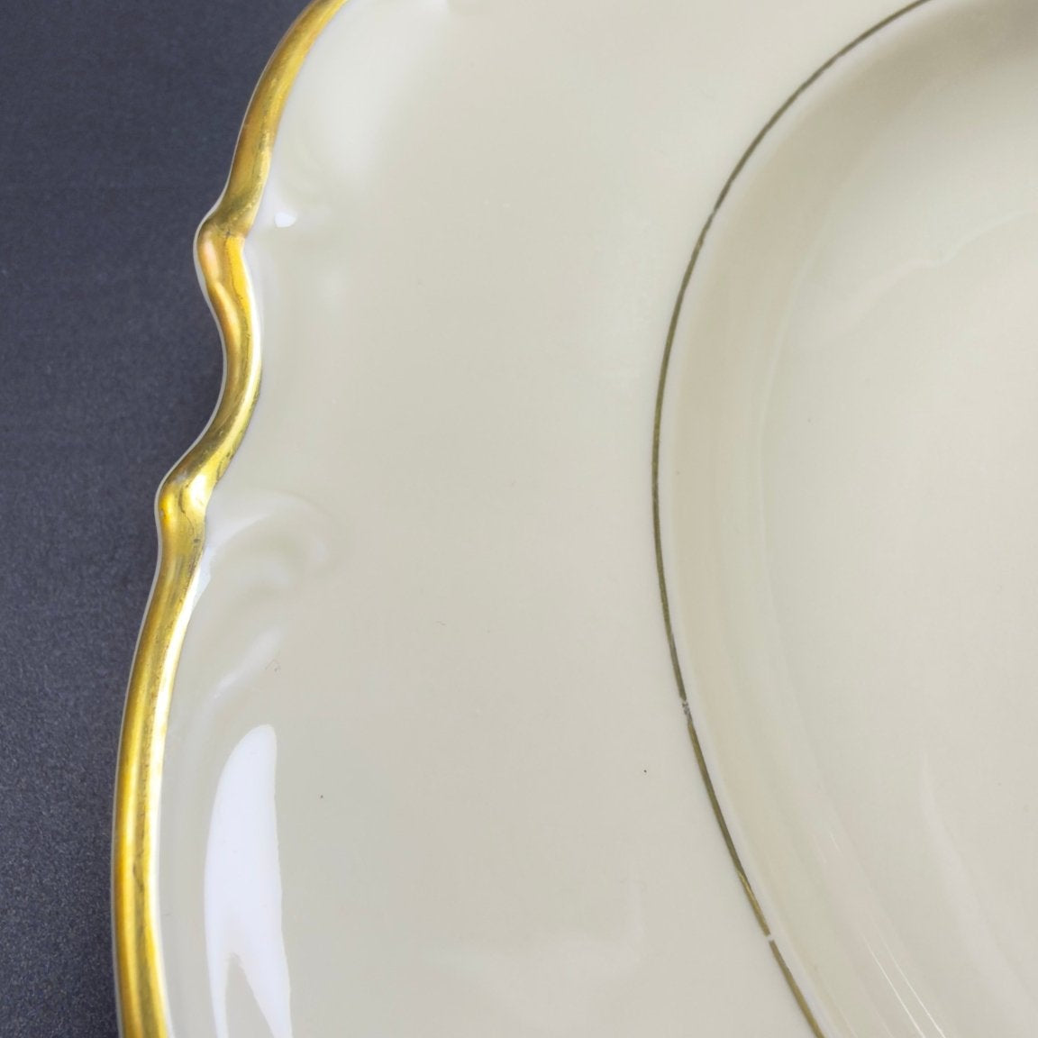 Hutschenreuther Selb, Bavaria, Germany - dyb tallerken 23,5 Ø - Frøken Lilly