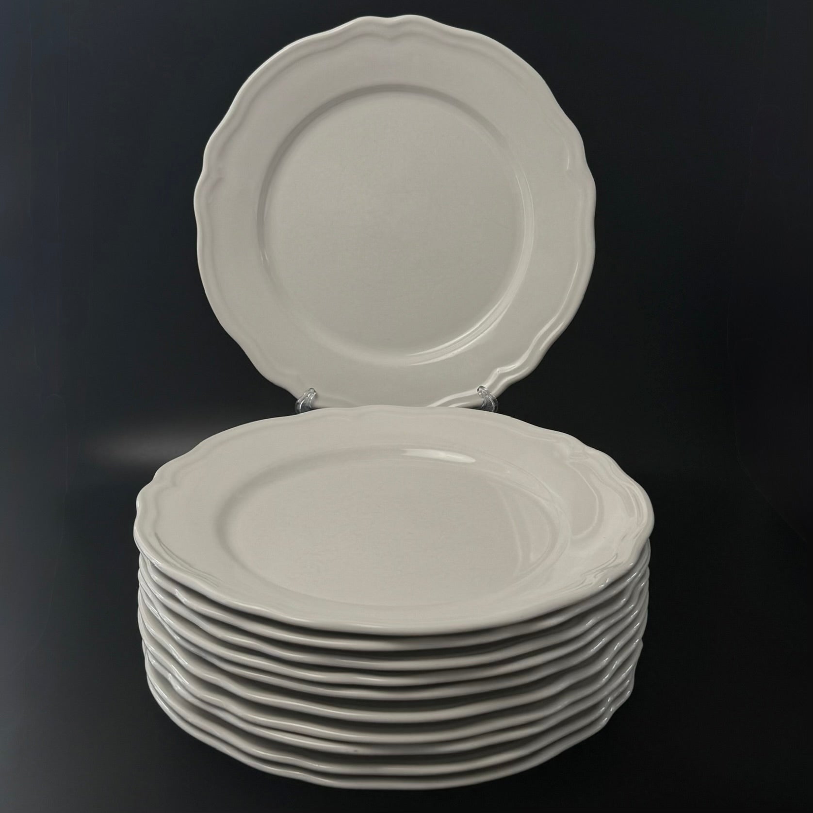 IKEA middagstallerkener, serien ARV, 15199 i cremehvid porcelæn, Ø28,5 - udgået model - Frøken Lilly