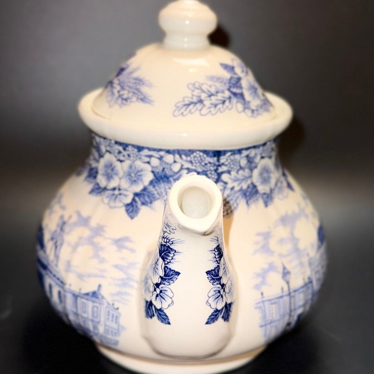 Imerco – 50 års jubilæums thekande i fajance, 1978 - Amalienborg Slot - Frøken Lilly