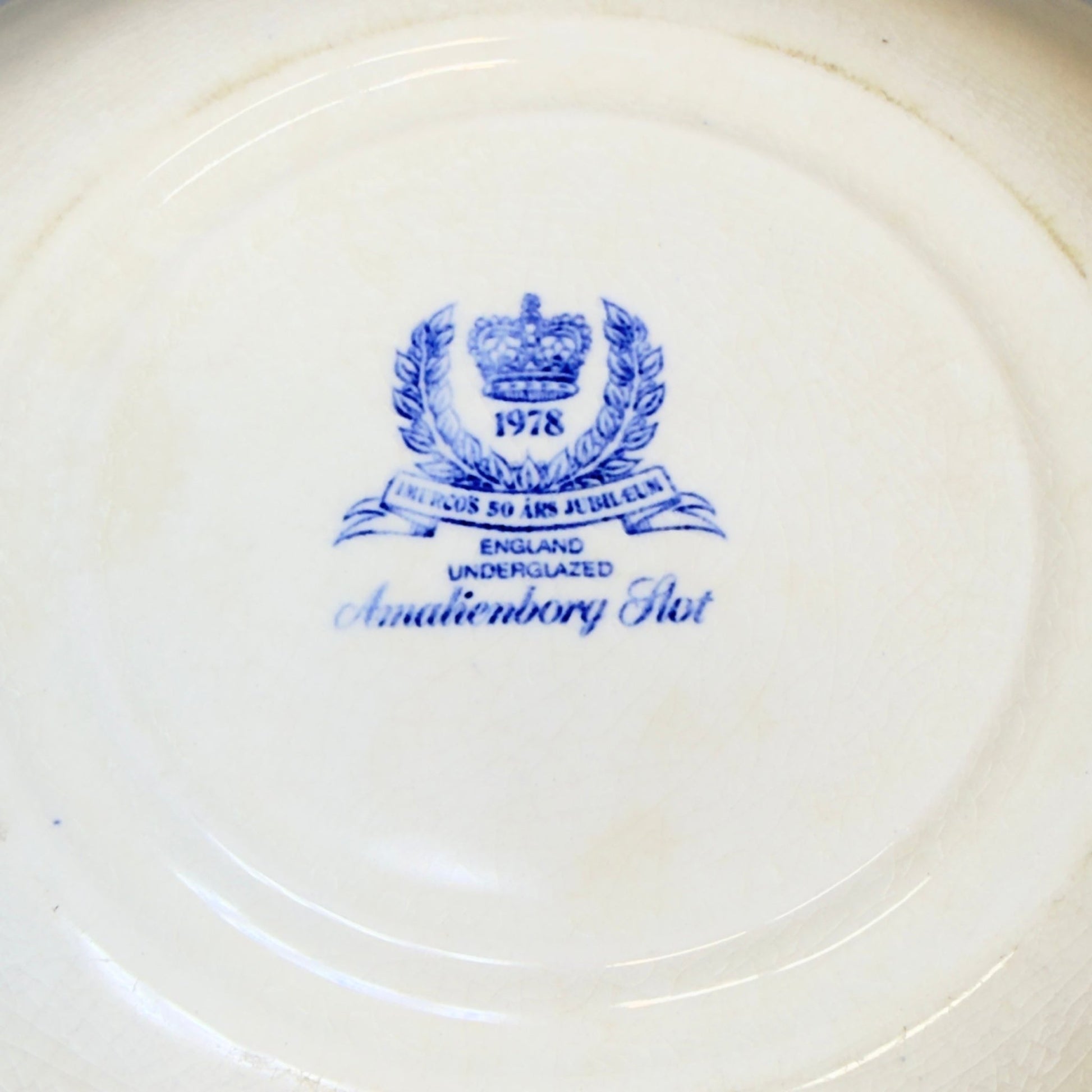 Imerco jubilæumstallerken 20 cm, dyb – Amalienborg Slot fra 1978 - Frøken Lilly