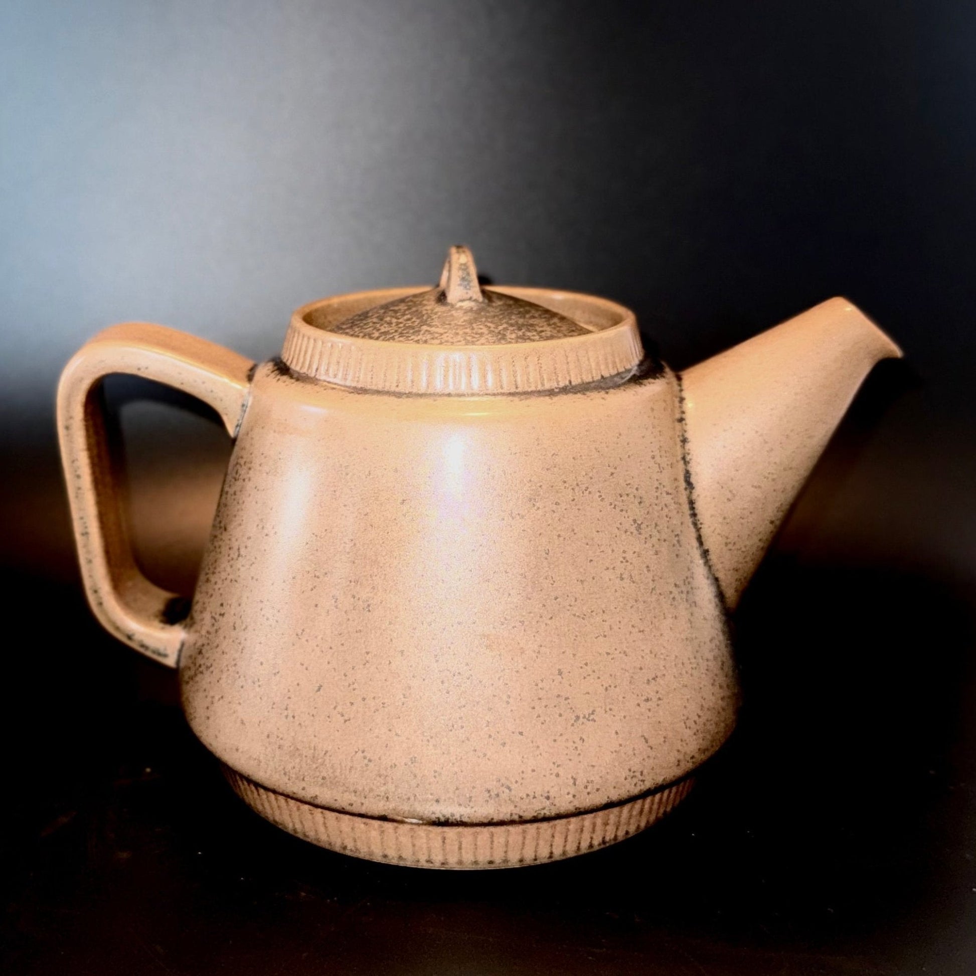 Knabstrup Nøddebo tekande – dansk stentøj 1966–1972,(Johannes Hansen) - Frøken Lilly