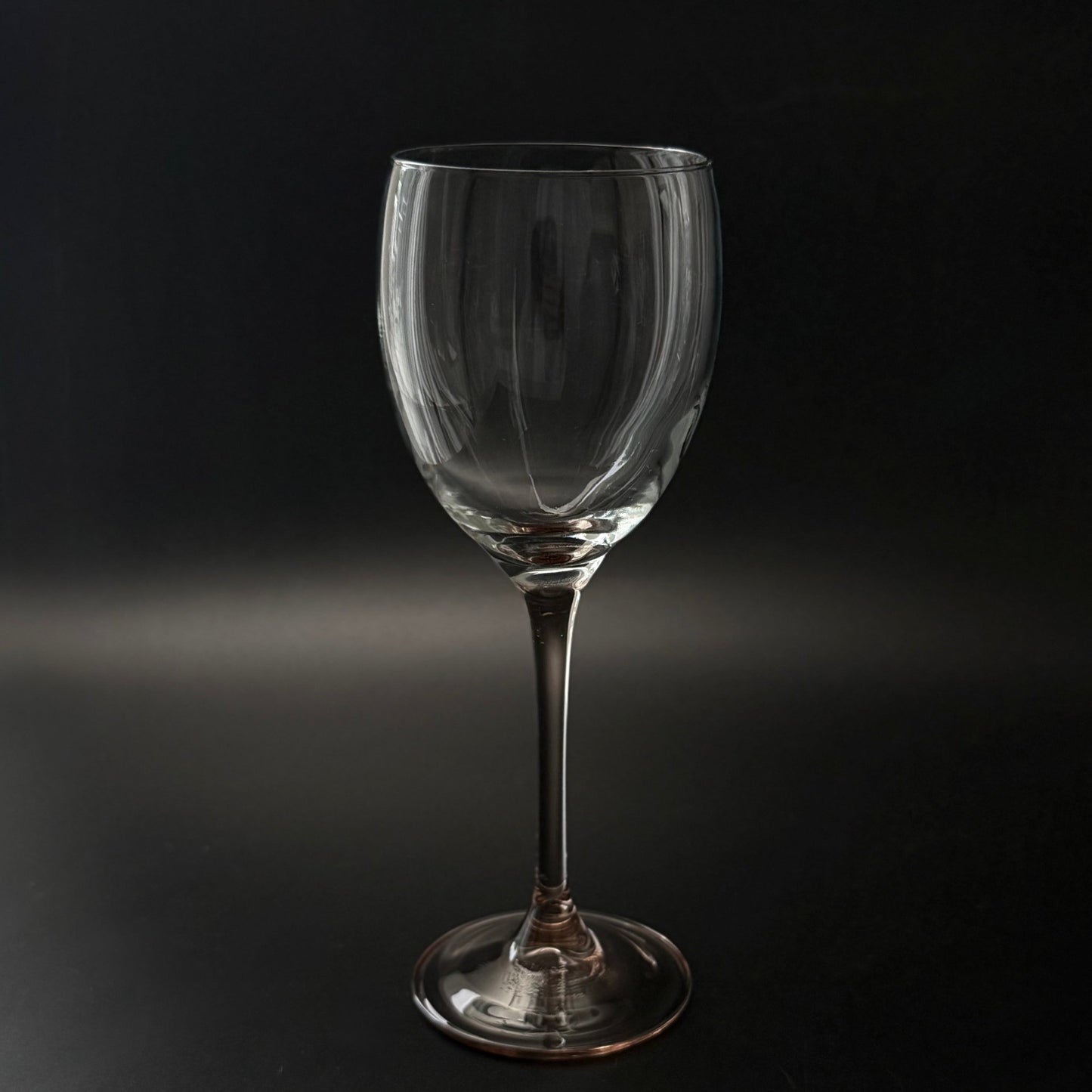 Luminarc hvidvinsglas med rosafarvet stilk – fransk vintage - Frøken Lilly